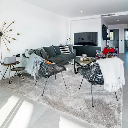 Lae7bi- Apotel Hills By Roomservices * Εστεπόνα