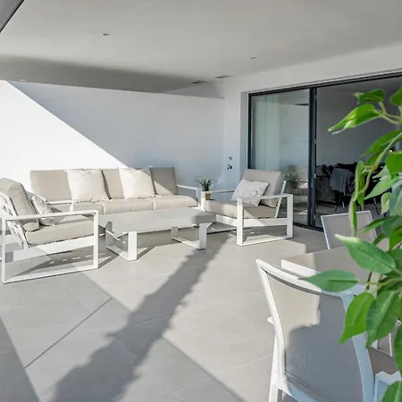 Lae7bi- Apotel Hills By Roomservices Διαμέρισμα Εστεπόνα